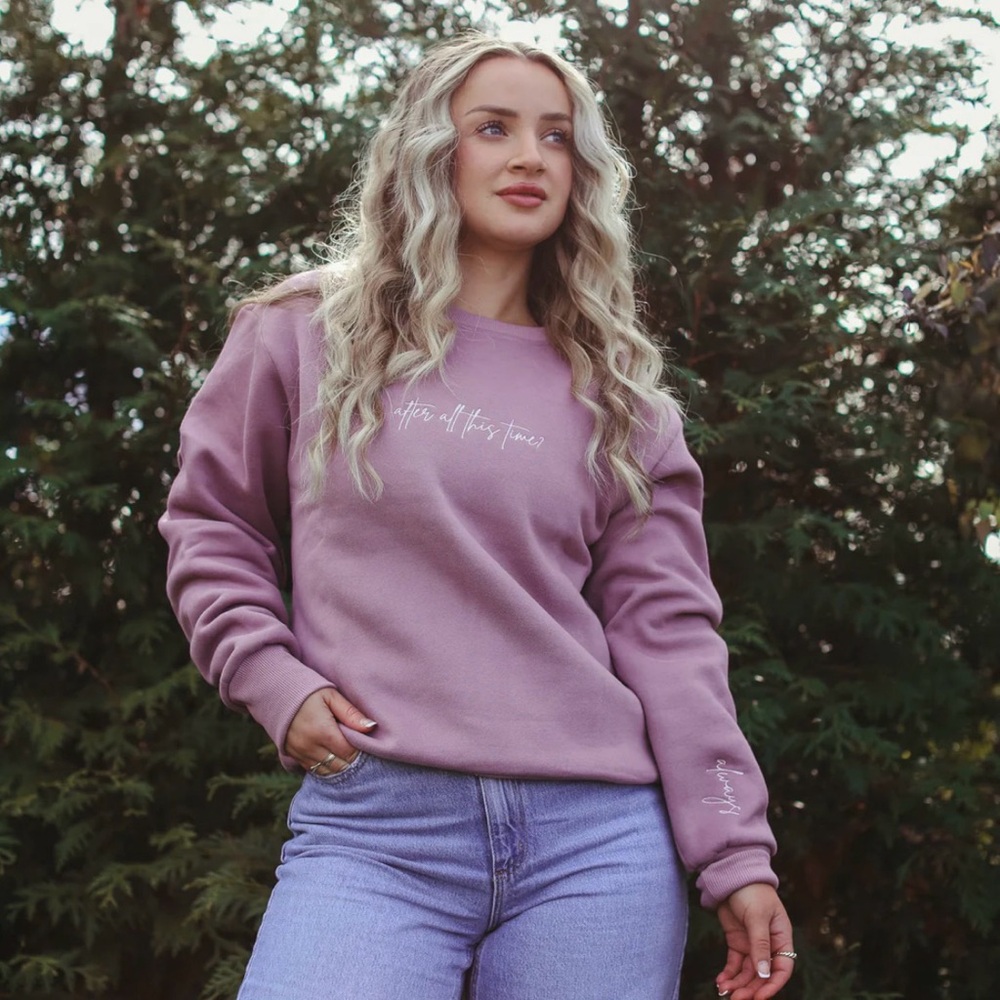 Women's Lavender Crew Neck Sweater